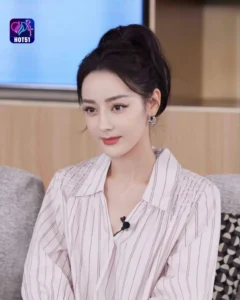 Read more about the article Beautiful Stunning Dilraba Dilmurat Photos on HOT51 Platform