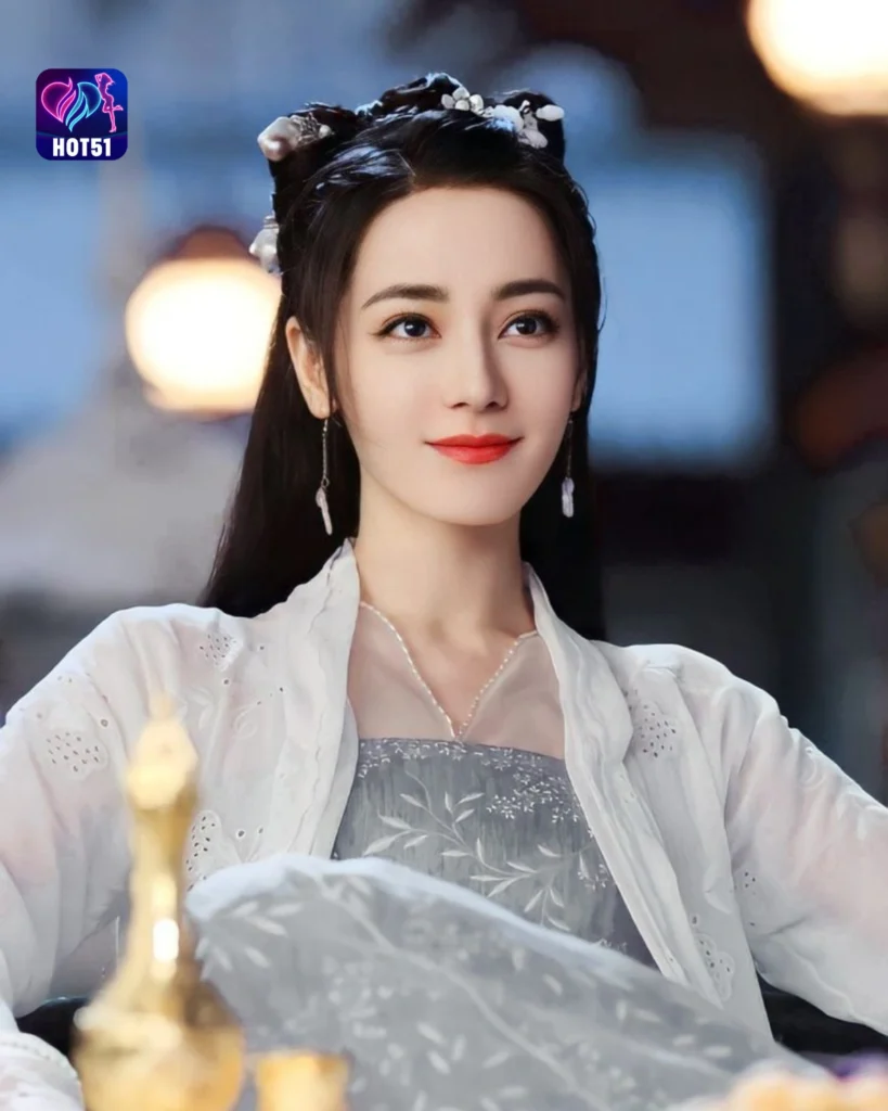 Beautiful Dilraba Dilmurat Photos on HOT51 Platform