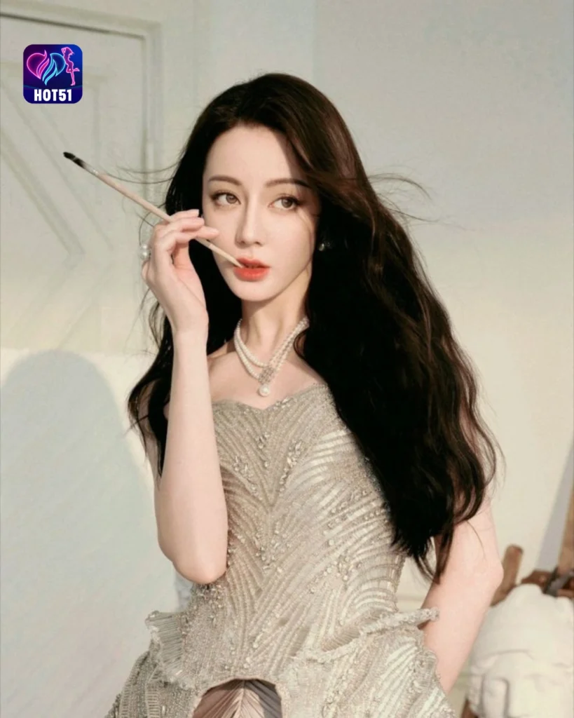 Beautiful Dilraba Dilmurat Photos on HOT51 Platform 