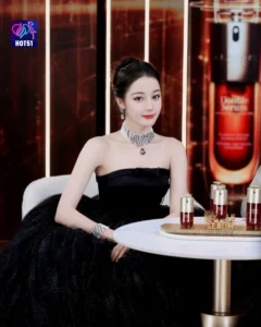 Read more about the article Beautiful Stunning Dilraba Dilmurat Photos on HOT51 Platform
