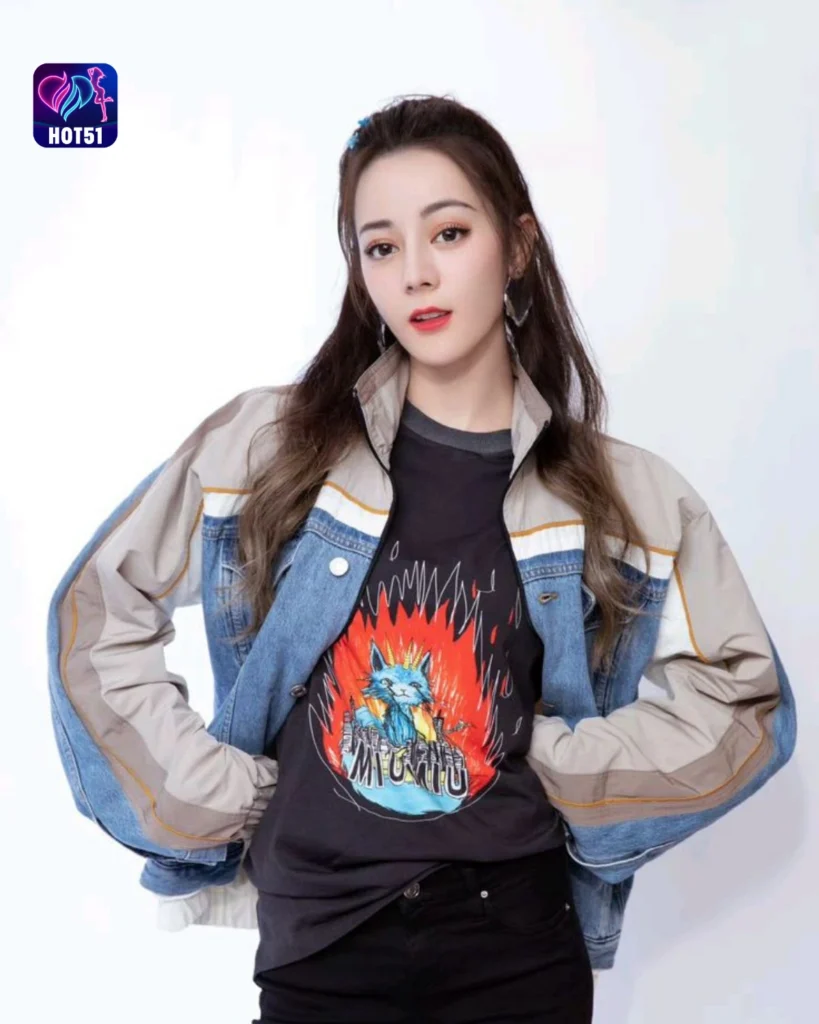  Beautiful Dilraba Dilmurat Photos on HOT51 Platform