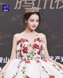 Read more about the article Beautiful Stunning Dilraba Dilmurat Photos on HOT51 Platform