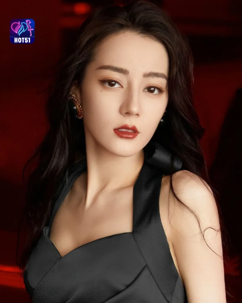  Beautiful Dilraba Dilmurat Photos on HOT51 Platform
