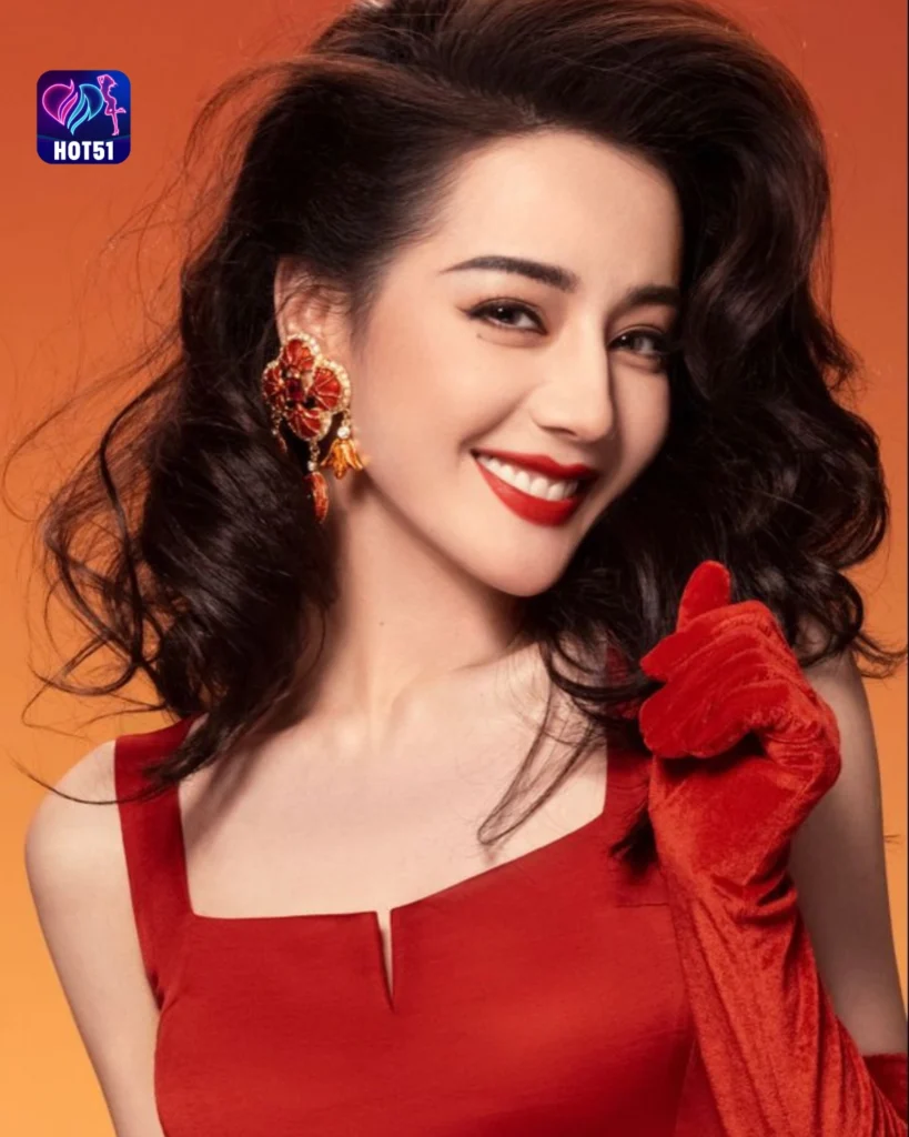  Beautiful Dilraba Dilmurat Photos on HOT51 Platform 