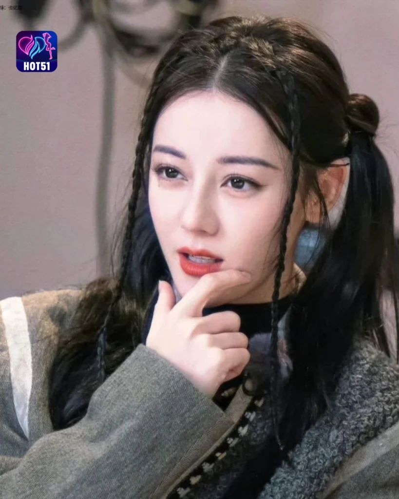  Beautiful Dilraba Dilmurat Photos on HOT51 Platform