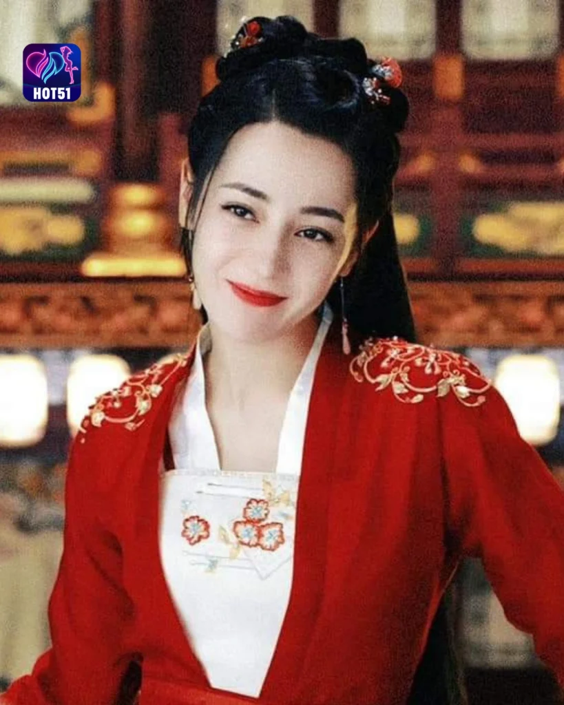 Beautiful Dilraba Dilmurat Photos on HOT51 Platform