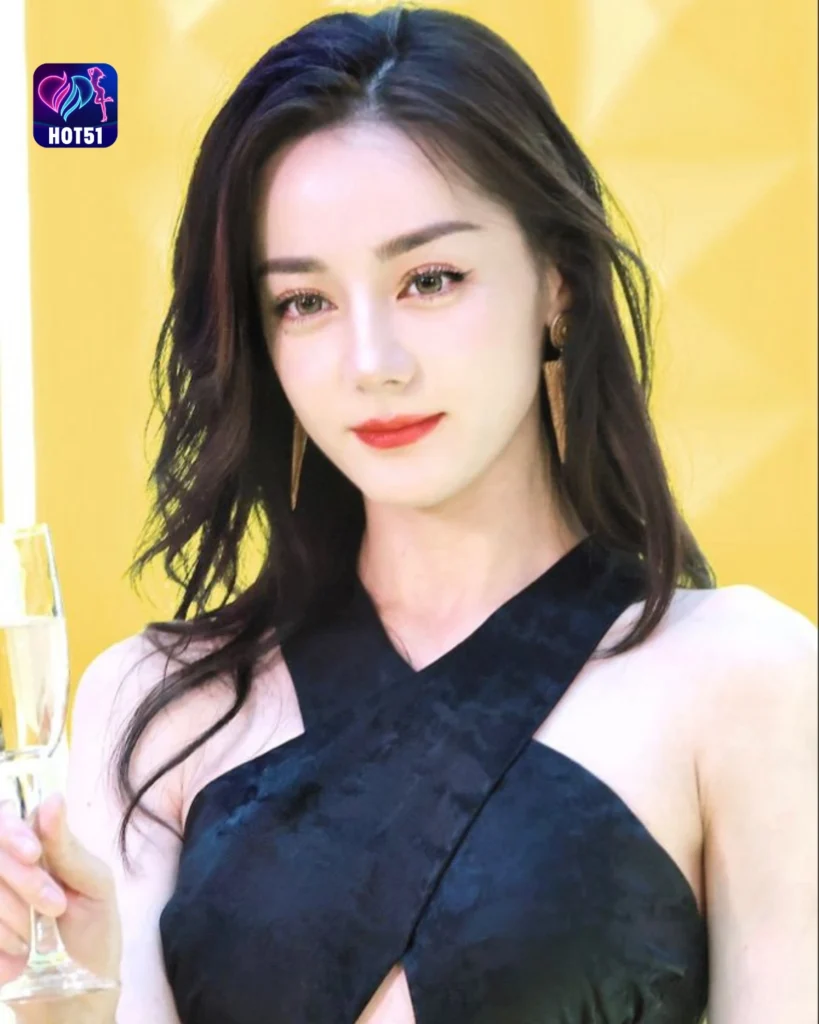 Beautiful Dilraba Dilmurat Photos on HOT51 Platform
