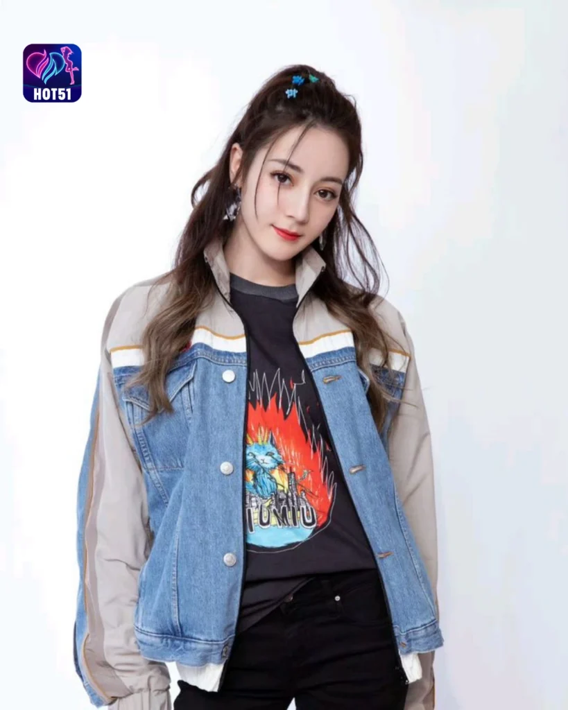 Beautiful Dilraba Dilmurat Photos on HOT51 Platform