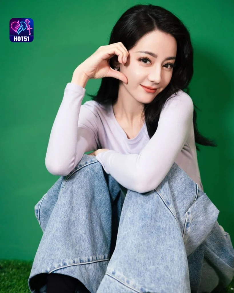  Beautiful Dilraba Dilmurat Photos on HOT51 Platform