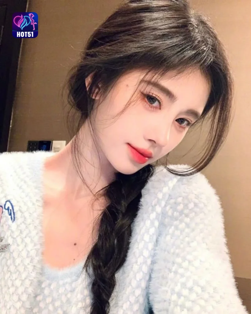  Beautiful Ju Jingyi Photos on HOT51 Platform 