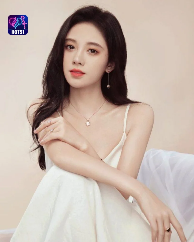  Beautiful Ju Jingyi Photos on HOT51 Platform 