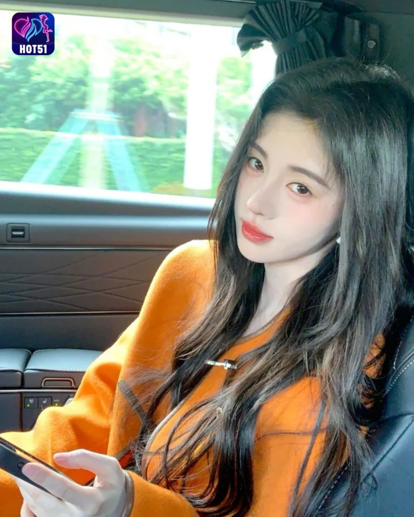  Beautiful Ju Jingyi’s Stunning Photos on HOT51 Platform
