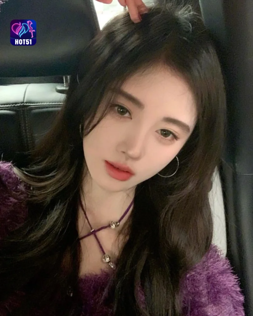  Beautiful Ju Jingyi’s Stunning Photos on HOT51 Platform