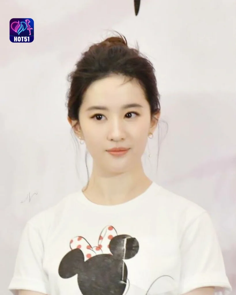  Beautiful Liu Yifei Photos on HOT51 Platform