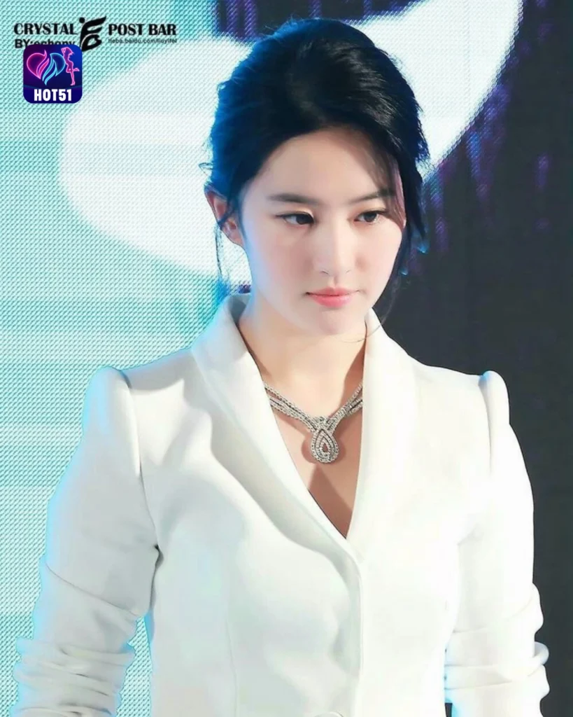  Beautiful Liu Yifei Photos on HOT51 Platform