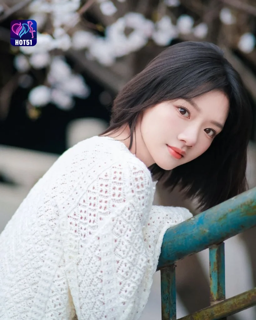  Beautiful Ren Min Photos on HOT51 Platform
