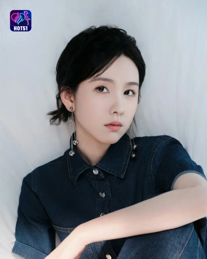 Beautiful Stunning Chen Duling Photos on HOT51 Platform