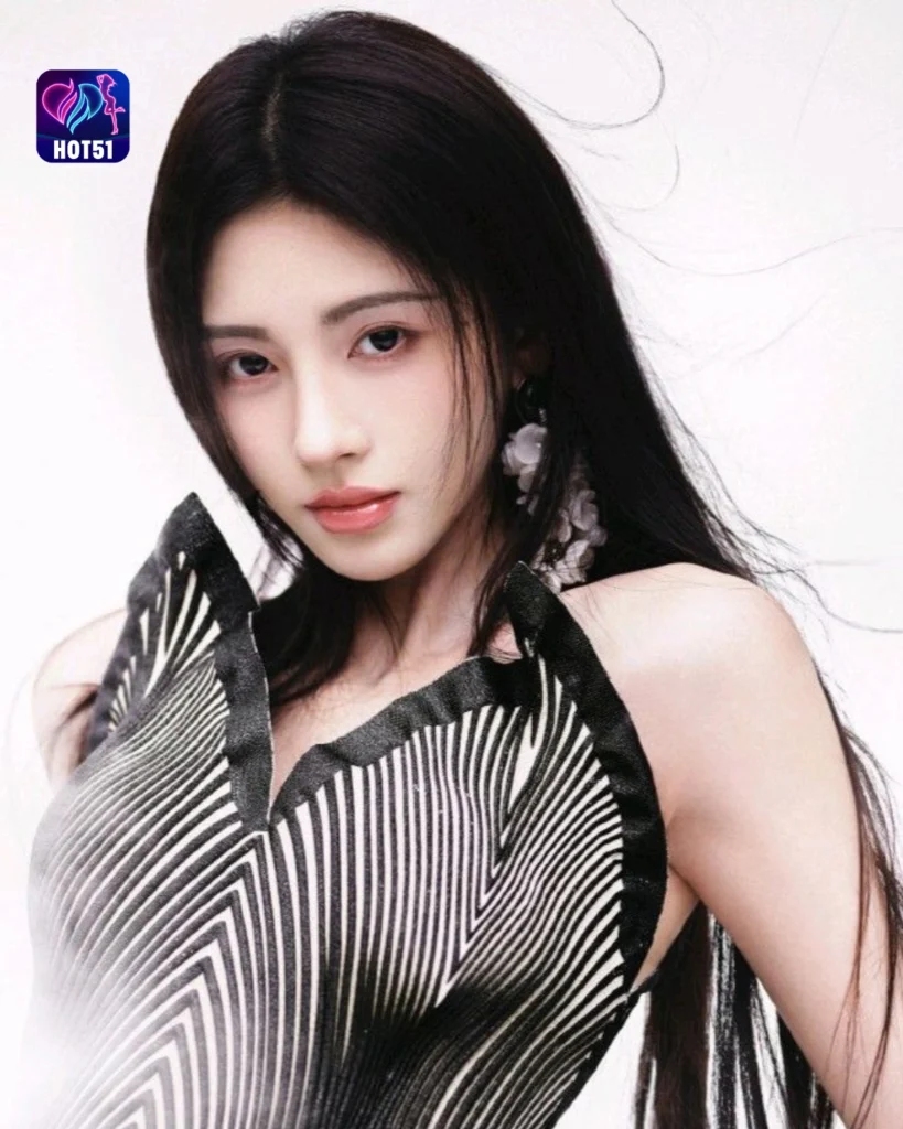  Beautiful Stunning Foto Cantik Zhang Jingyi di Platform HOT51