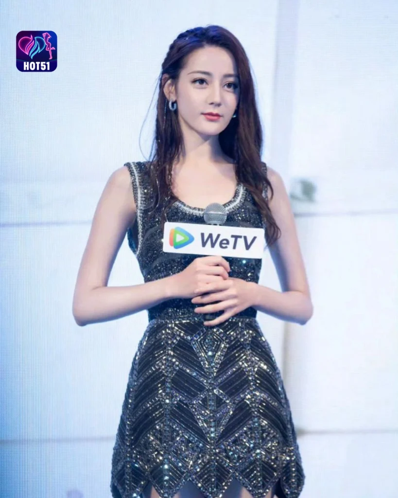 Beautiful Stunning Foto Dilraba Dilmurat di Platform HOT51