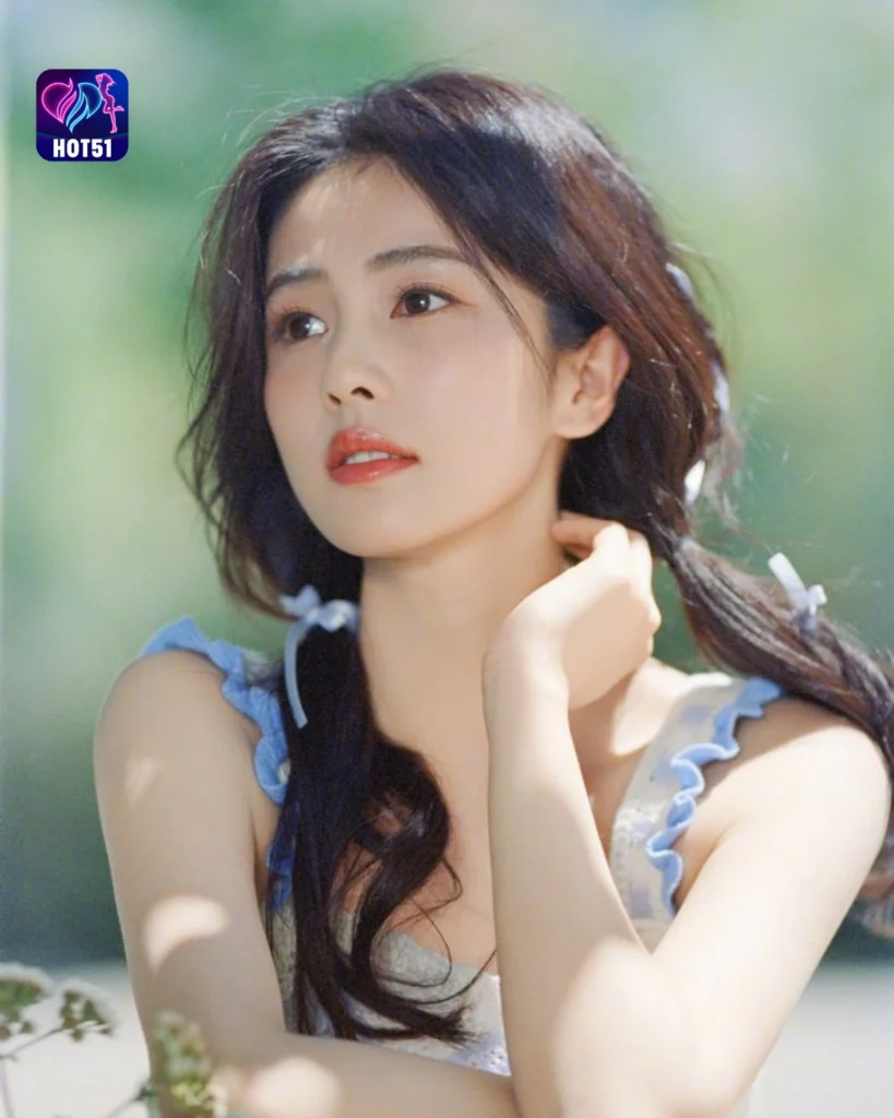 Beautiful Stunning Gambar Bai Lu di Platform HOT51