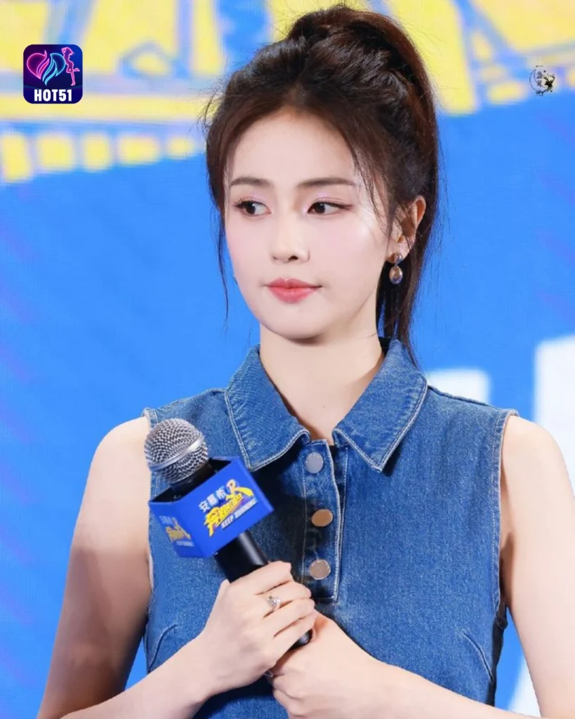 Beautiful Stunning Gambar Bai Lu di Platform HOT51