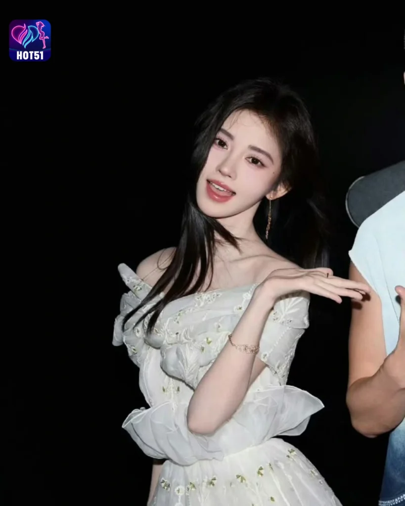  Beautiful Stunning Gambar Cantik Ju Jingyi di Platform HOT51