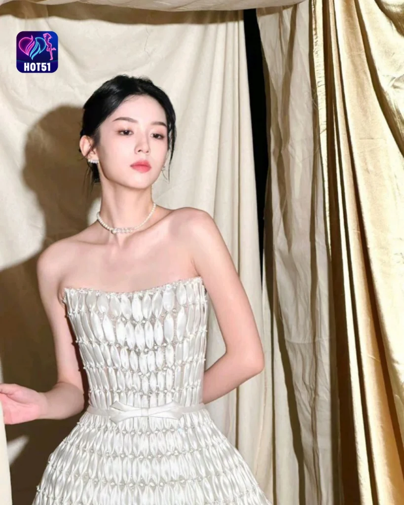 Beautiful Stunning Gambar Cantik Zhou Ye di Platform HOT51