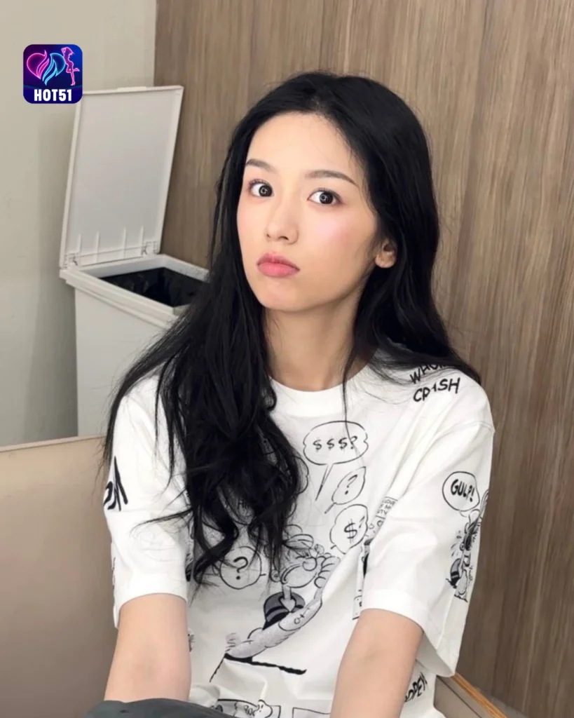  Beautiful Stunning Gambar Cantik Zhou Ye di Platform HOT51