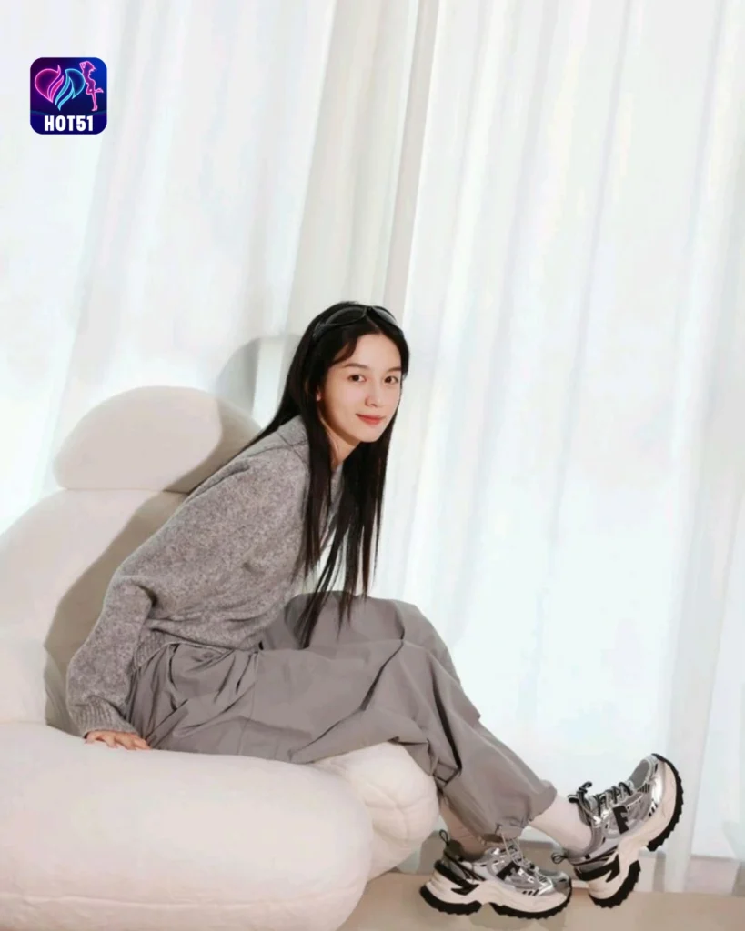 Beautiful Stunning Gambar Cantik Zhou Ye di Platform HOT51