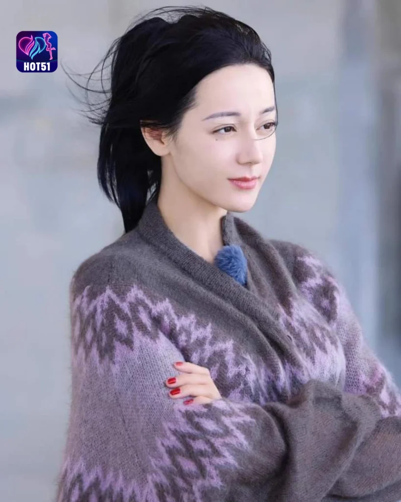 Beautiful Stunning Gambar Dilraba Dilmurat di Platform HOT51 