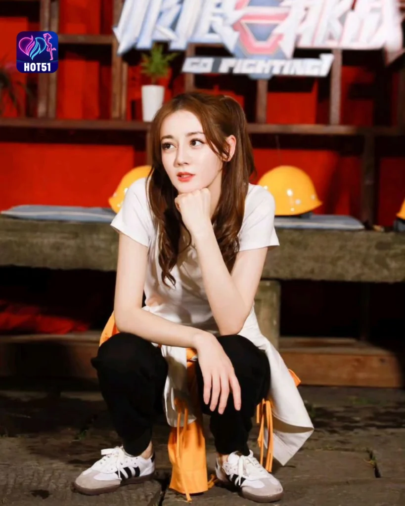  Beautiful Stunning Gambar Dilraba Dilmurat di Platform 