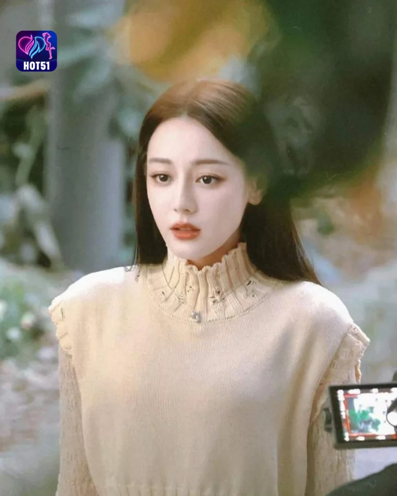Beautiful Stunning Gambar Dilraba Dilmurat di Platform HOT51 