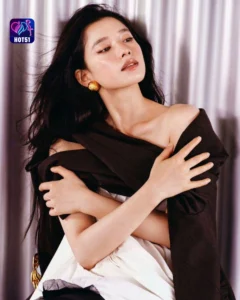 Read more about the article Beautiful Stunning Gambar Zhang Jingyi di Platform HOT51