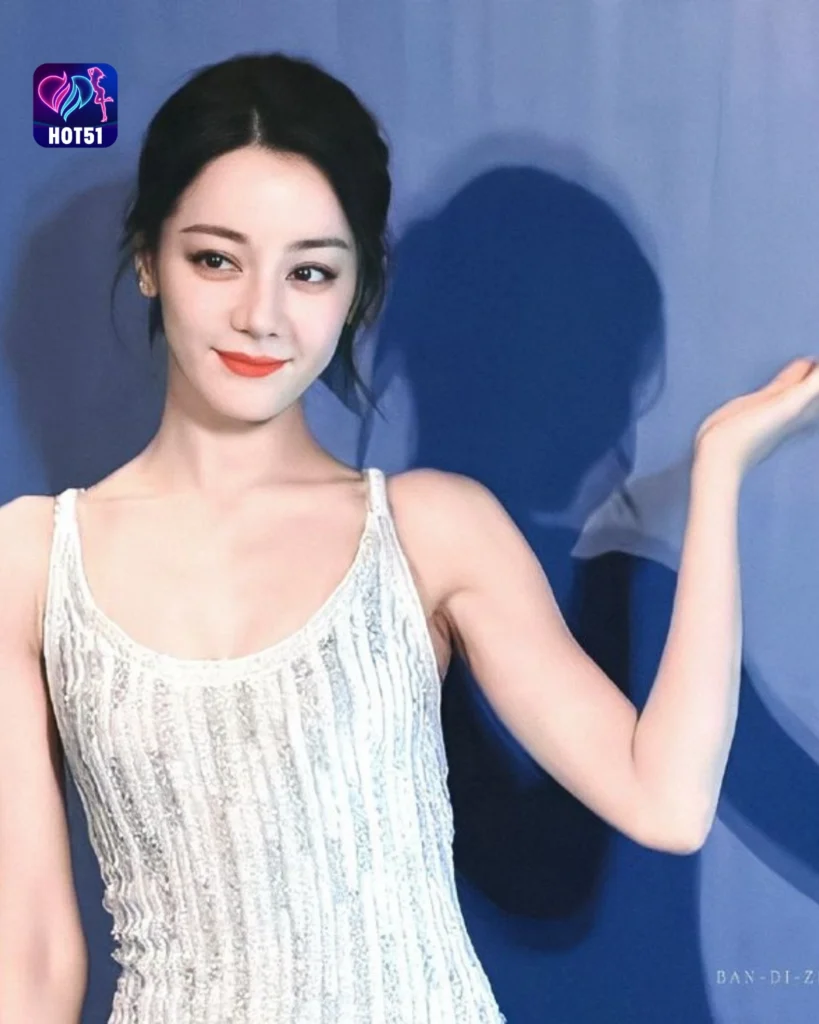 Beautiful Stunning Kecantikan Foto Dilraba Dilmurat di Platform HOT51 