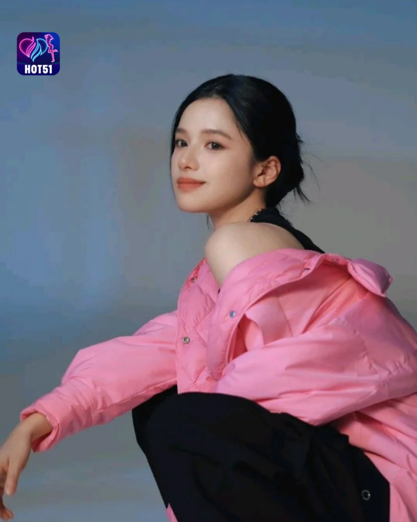  Beautiful Stunning Zhang Jingyi Dalam Foto di HOT51