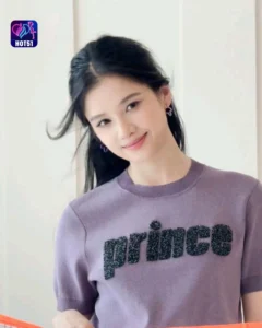 Read more about the article Beautiful Stunning  Zhang Jingyi di Platform HOT51
