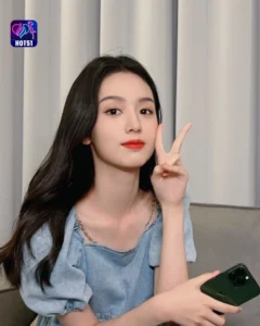 Read more about the article Beautiful Stunning Zhou Ye Cantik di Platform HOT51