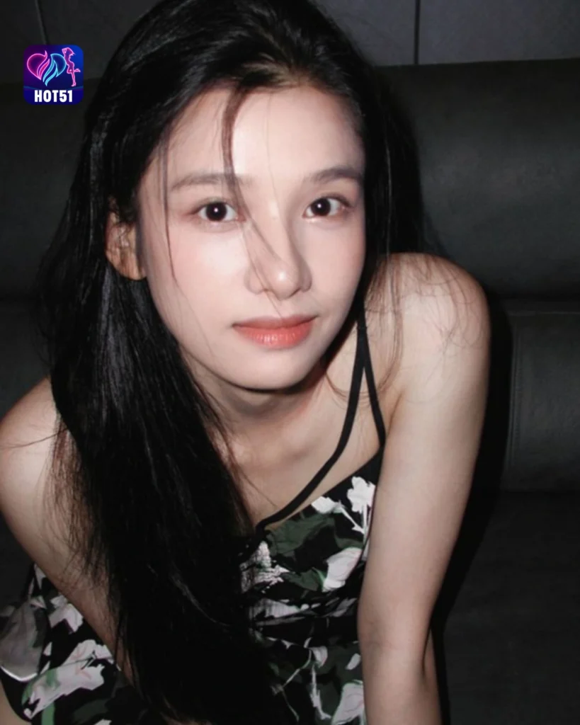  Beautiful Zhang Jingyi Photos on HOT51 Platform