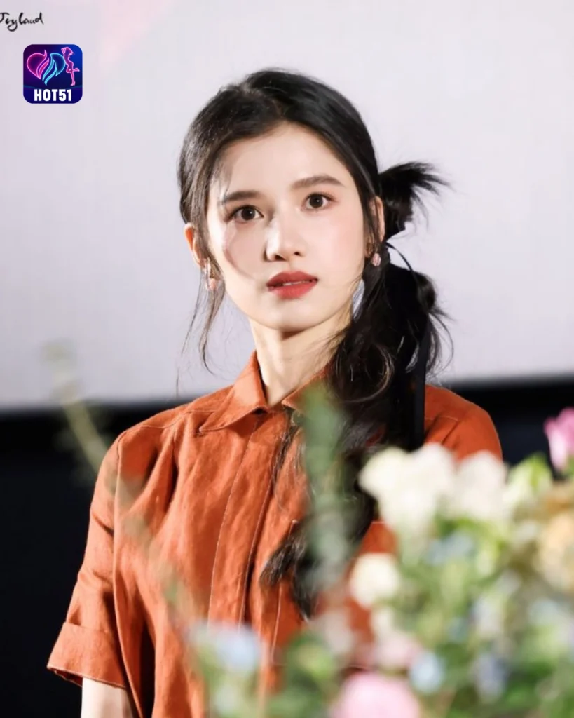  Beautiful Zhang Jingyi Photos on HOT51 Platform 