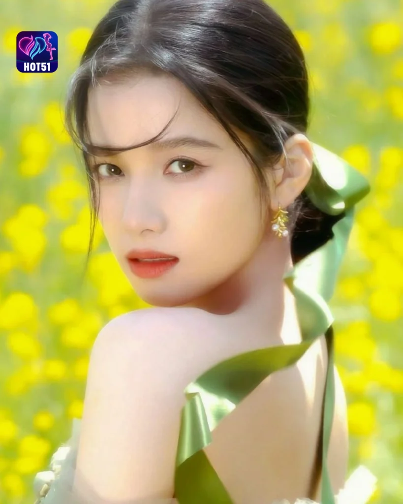  Beautiful Zhang Jingyi Photos on HOT51 Platform