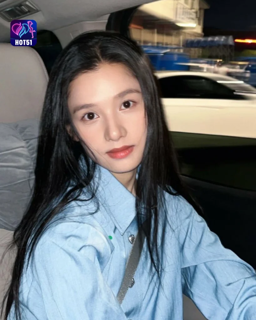  Beautiful Zhang Jingyi Photos on HOT51 Platform