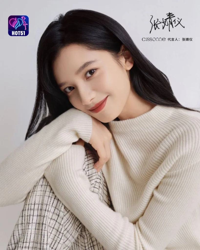  Beautiful Zhang Jingyi Photos on HOT51 Platform