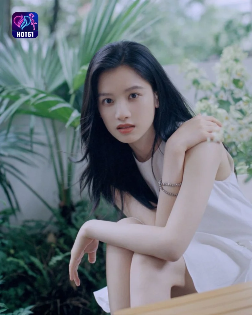  Beautiful Zhang Jingyi Photos on HOT51 Platform 