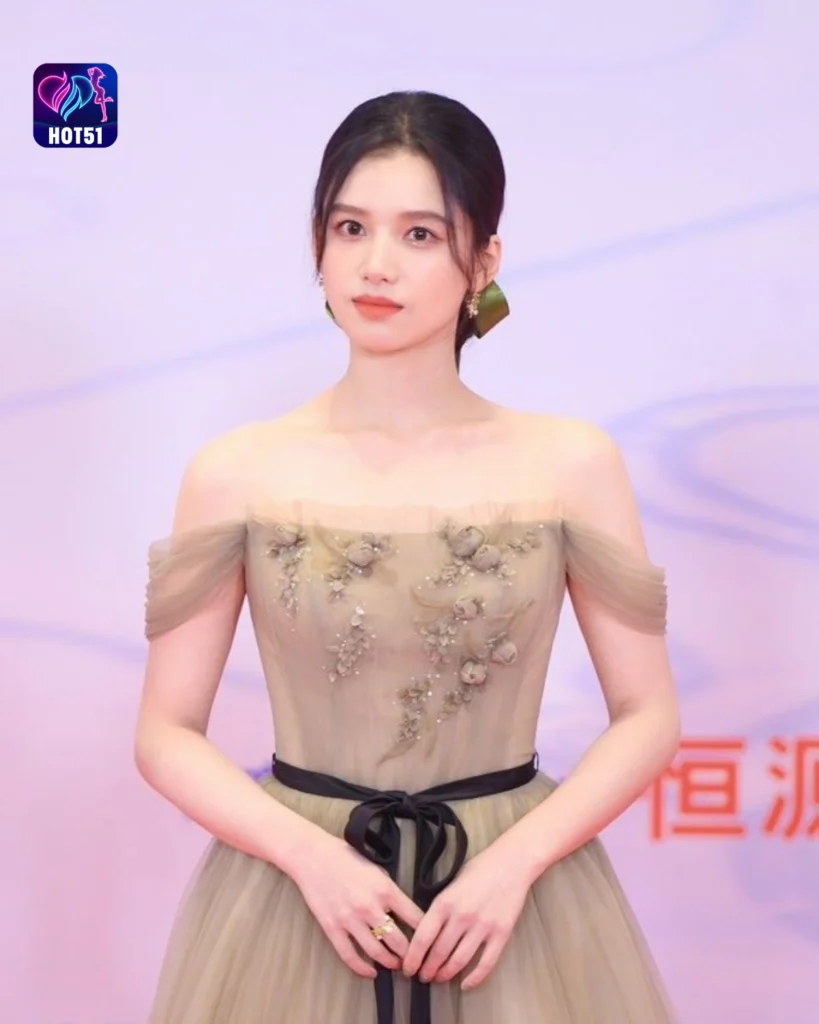  Beautiful Zhang Jingyi Photos on HOT51 Platform A Stunning Showcase