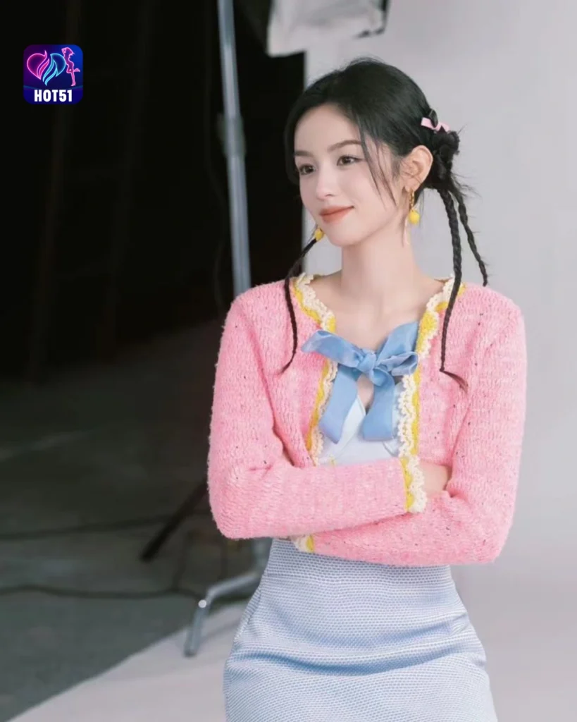  Beautiful Zhou Ye Photos on HOT51 Platform