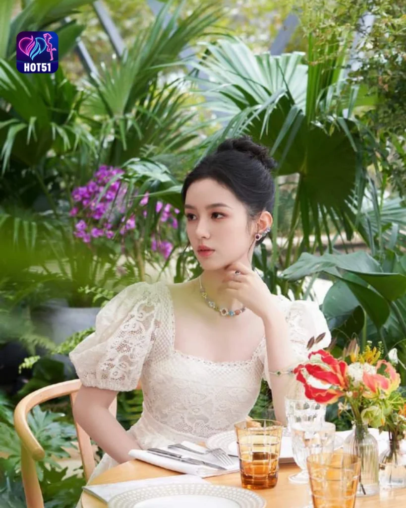  Beautiful Zhou Ye Photos on HOT51 Platform