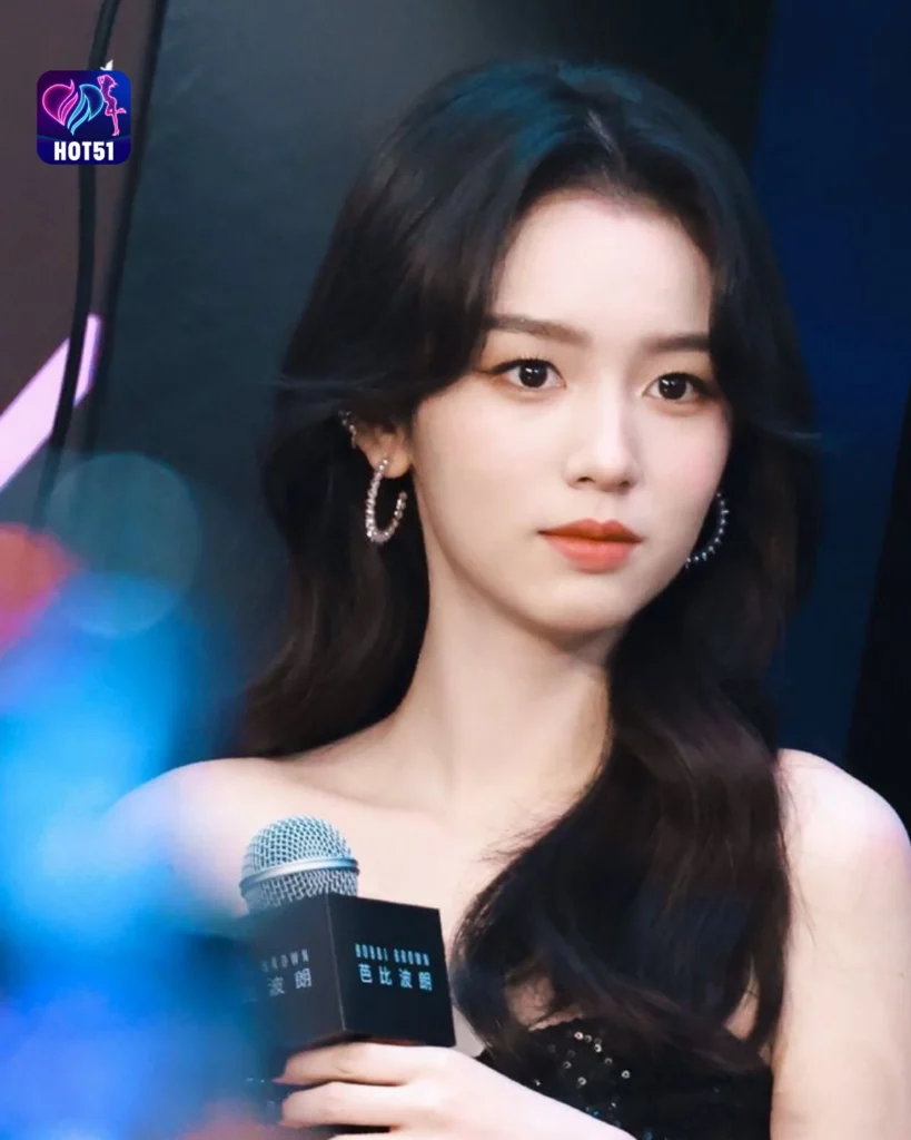 Beautiful Zhou Ye Photos on HOT51 Platform 