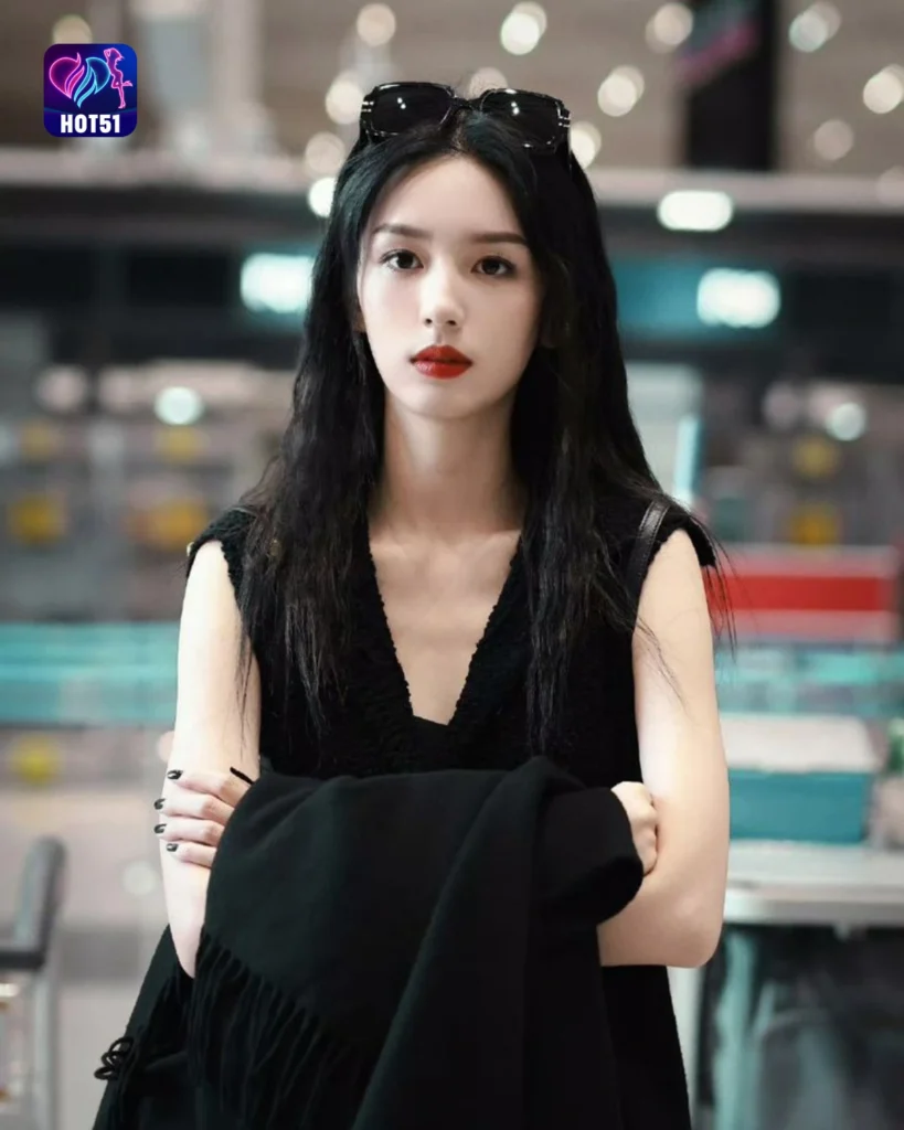   Beautiful Zhou Ye Photos on HOT51 Platform
