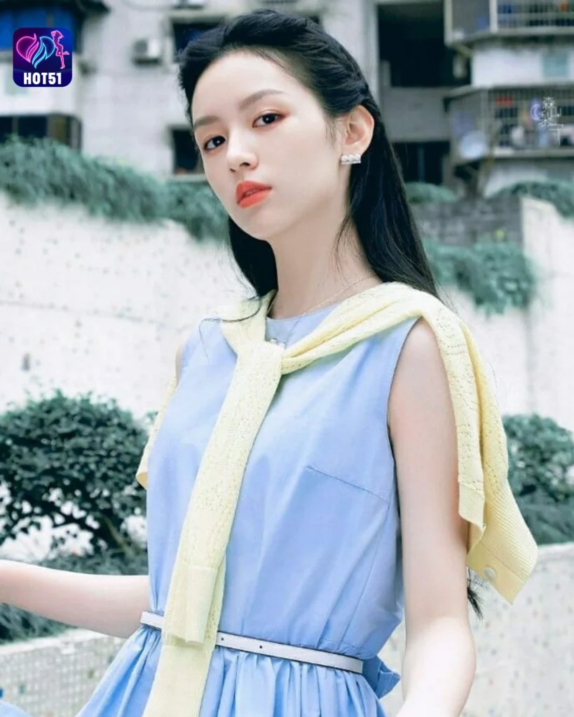 Beautiful Zhou Ye Photos on HOT51 Platform 