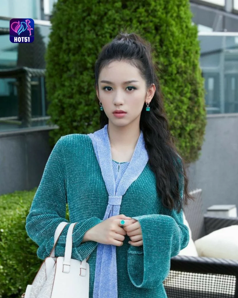  Beautiful Zhou Ye Photos on HOT51 Platform
